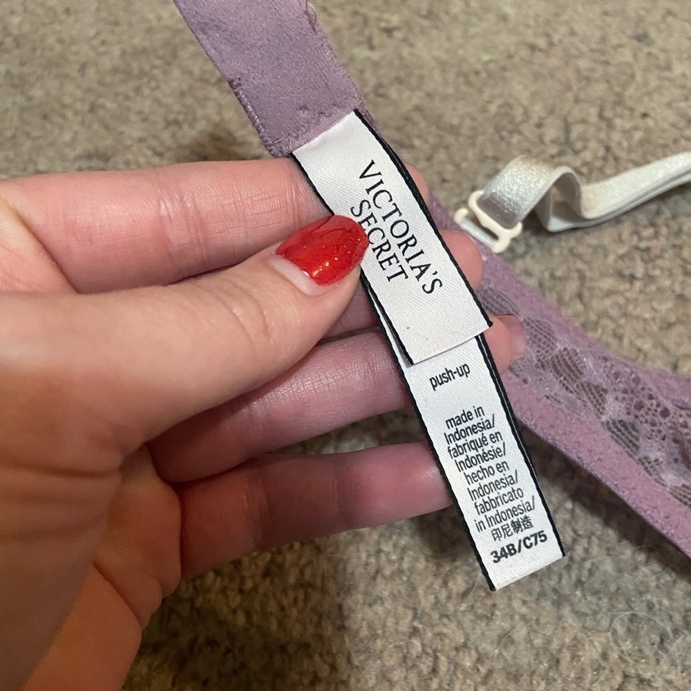 Victoria Secret push up bra 34B